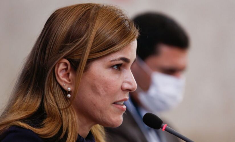 Mayra Pinheiro, conhecida como 'Capit&atilde; Cloroquina'
