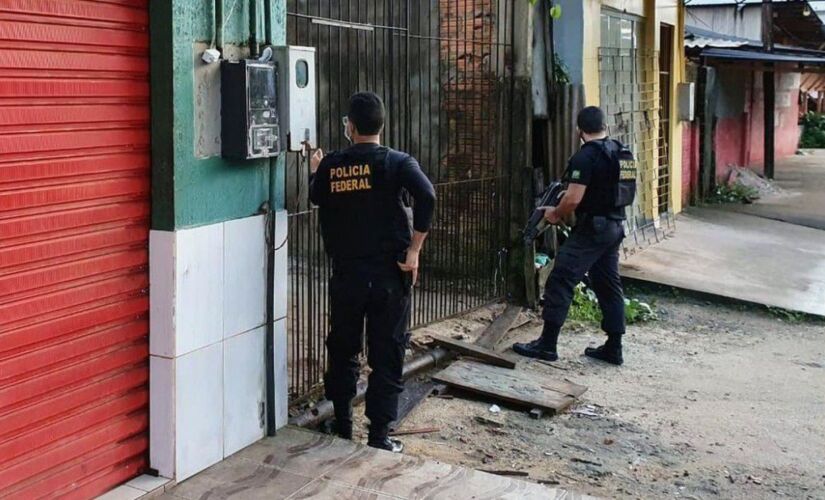 A Polícia Federal deflagrou a Operação Catraia, no município de Oiapoque, extremo norte do Amapá, na fronteira franco-brasileira