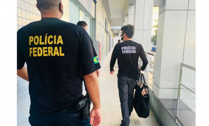 Agentes da Pol&iacute;cia Federal