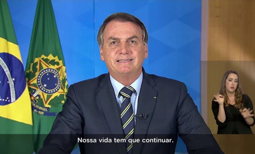Bolsonaro durante pronunciamento na TV na quarta-feira (2); v&aacute;rias cidades registraram panela&ccedil;o 