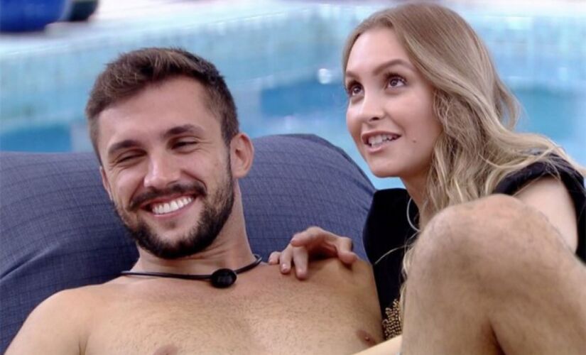 Arthur Picoli nega romance com Carla Diaz