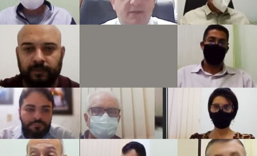 O Projeto aprovado pelos vereadores tem como objetivo reorganizar, extinguir e criar Secretarias Municipais dispondo sobre as competências de cada órgão de modo lógico e dinâmico