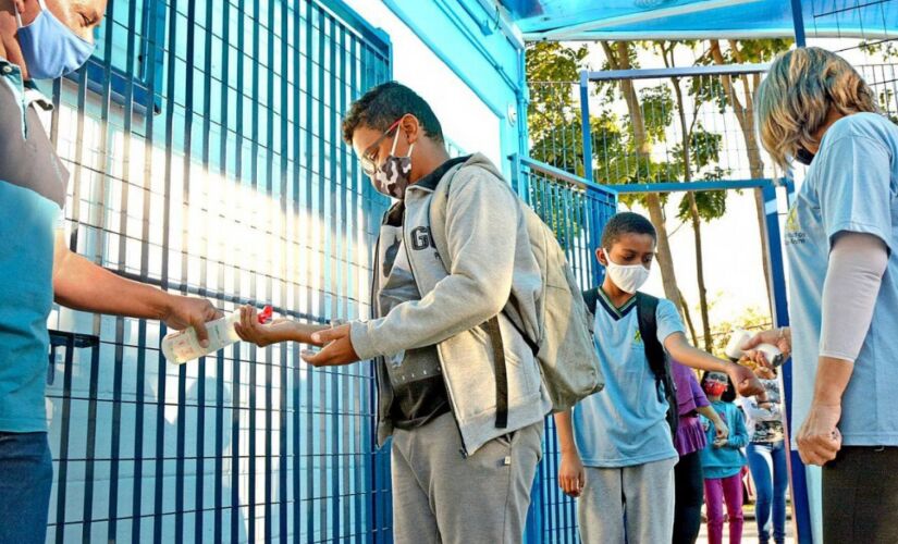 Com pandemia, 44% das crian&ccedil;as e adolescentes se sentiram mais tristes