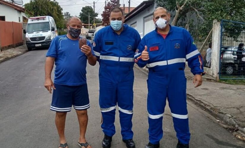 Socorristas de Porto Feliz (SP) devolvem carteira com mais de R$ 900 achada na rua  