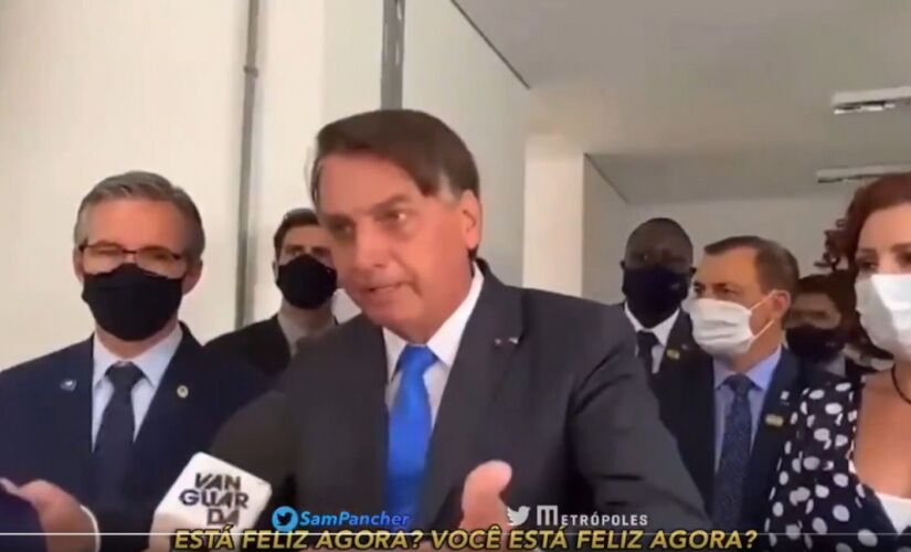 O presidente Jair Bolsonaro (sem partido) criticou imprensa e mandou repórter calar a boca em evento no interior de São Paulo
