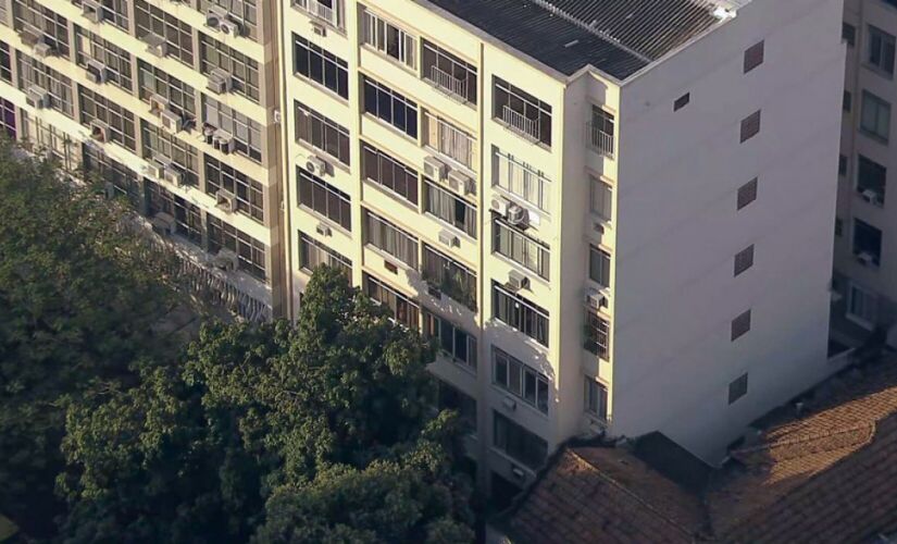 Prédio de onde menina de 12 anos caiu, no quarto andar 