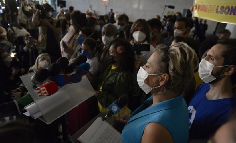 Deputada Joice Hasselmann (PSL) durante apresentação de documento que reúne 120 pedidos.      BRASIL/A5