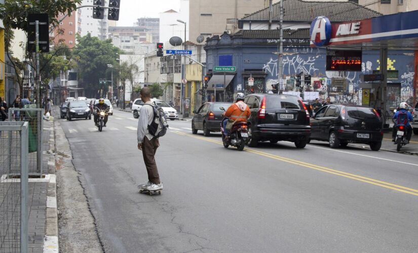 Rua Augusta possui três quilômetros, tendo início na rua Martinho Prado, na região central, e terminando na rua Estados Unidos