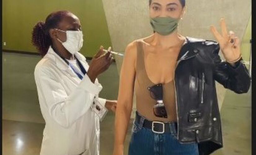 Atriz Juliana Paes vacinada contra Covid 