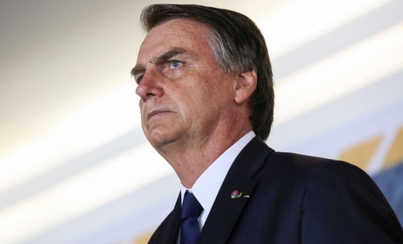 Jair Bolsonaro já passou por outras cirurgias após facada e está com quadro de obstrução intestinal