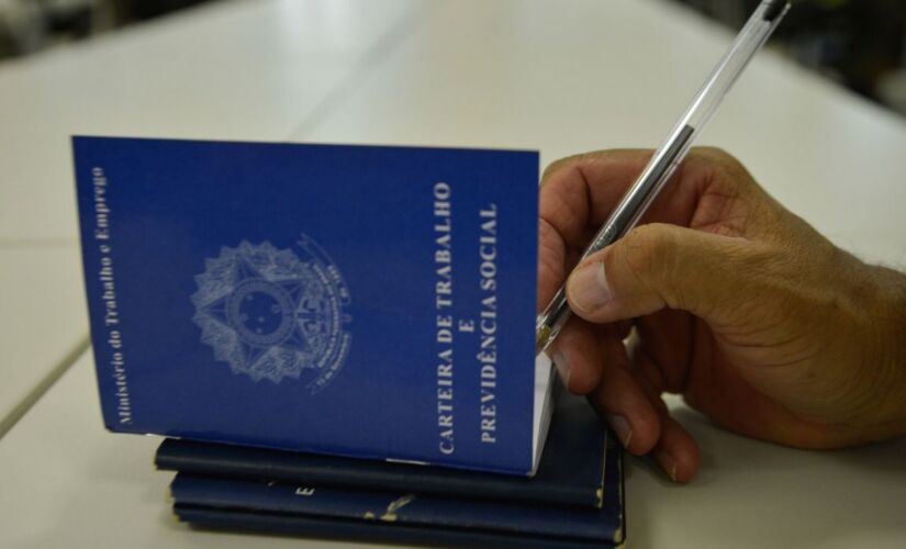 Mais de 40 vagas de emprego  foram divulgadas pela F&aacute;brica de Empregos de Embu das Artes