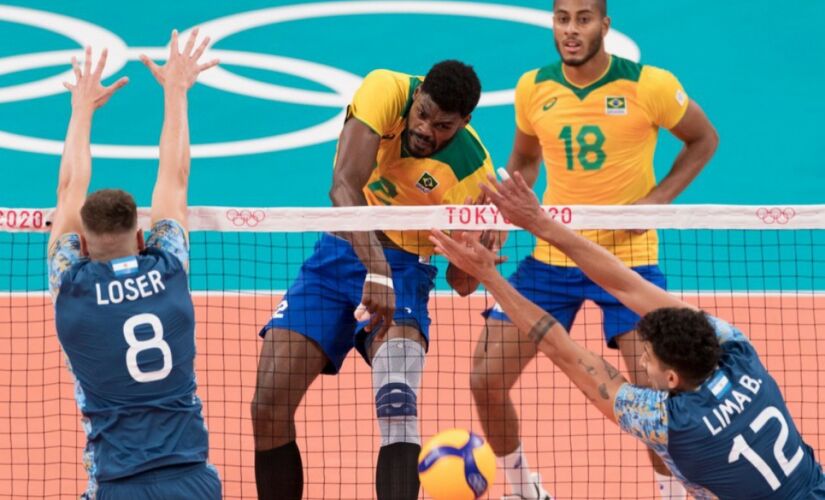 Brasil vence a Argentina no v&ocirc;lei masculino em partida acirrada