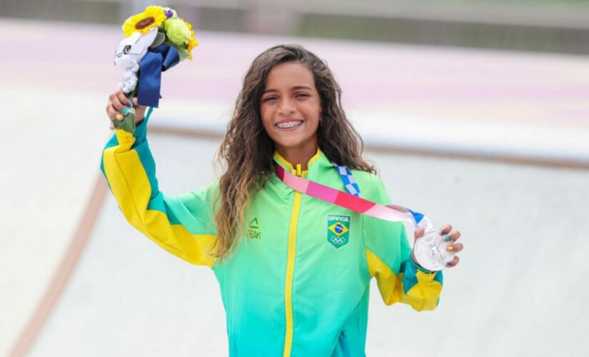 Rayssa Leal conquistou na madrugada desta segunda-feira (26) a medalha de prata no street do skate