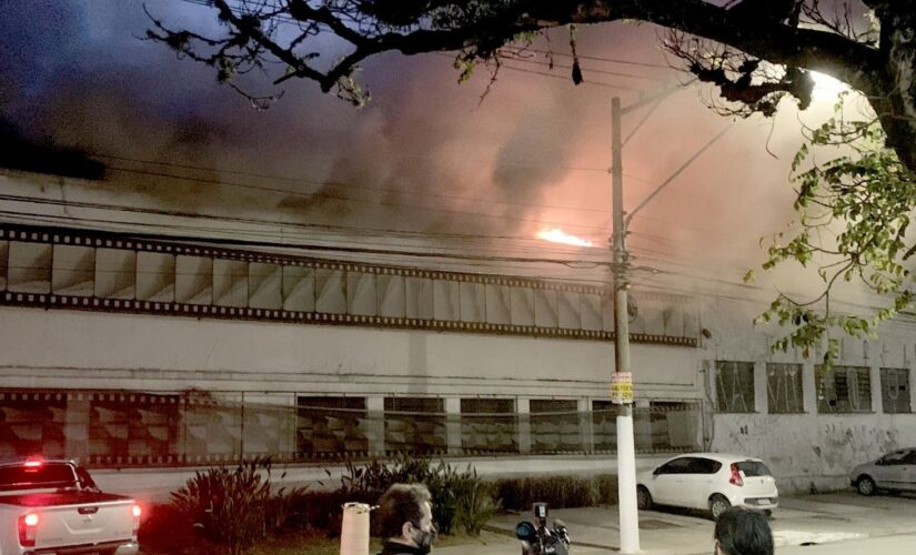 Inc&ecirc;ndio atinge Cinemateca Brasileira, na zona oeste de SP
