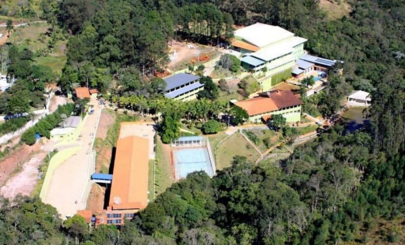 Hotel está localizado em fazenda na cidade de Mairiporã, em SP