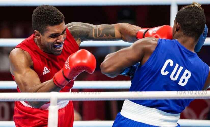 Primeiro brasileiro a chegar à semifinais do boxe nos Jogos de Tóquio, o peso-pesado Abner Teixeira, de 24 anos, ficou com o bronze após perder para o experiente cubano Julio La Cruz