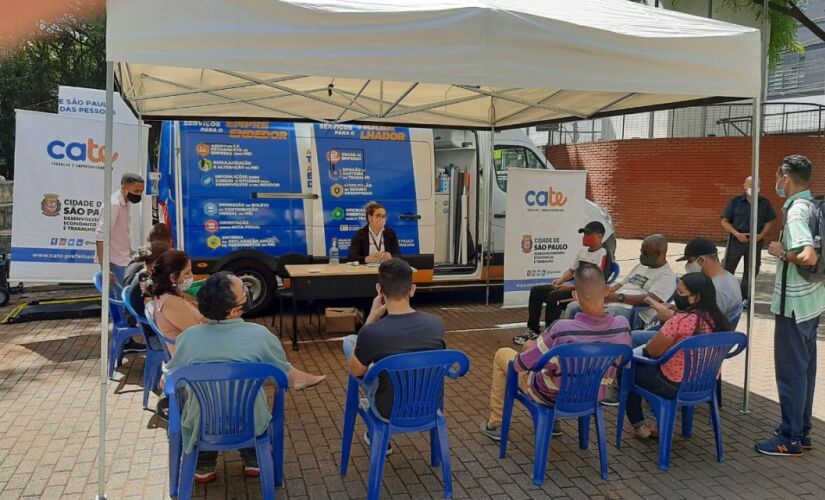 Unidade do Cate Móvel para atendimento ao público fica 
na Praça da República, até 20 de agosto, das 10h às 16h