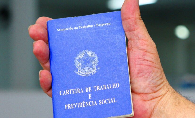 A redução da taxa de desemprego no Brasil foi acompanhada por queda estatisticamente significativa apenas na região Sudeste na passagem do terceiro para o quarto trimestre de 2023