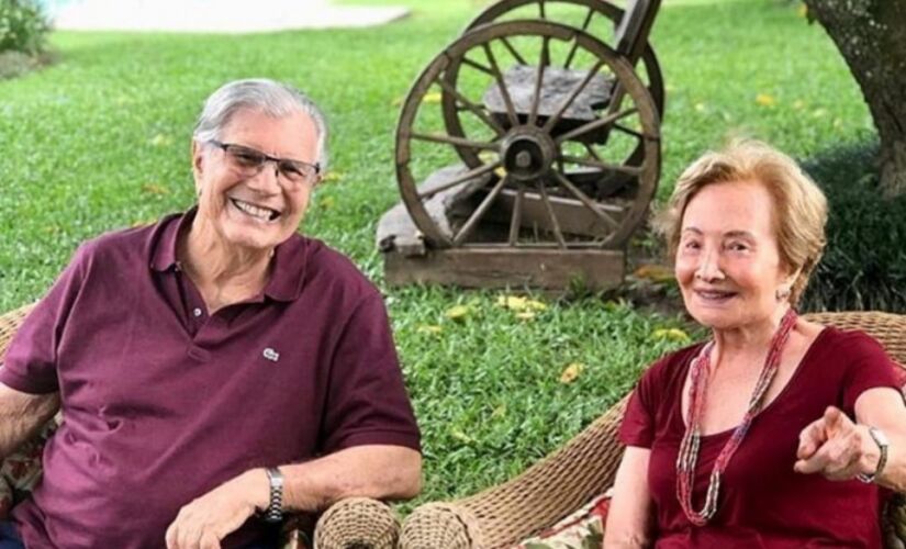 Tarcísio Meira e Glória Menezes em sítio de Porto Feliz, no Natal de 2018; casal passou período de quarentena na cidade do Interior 