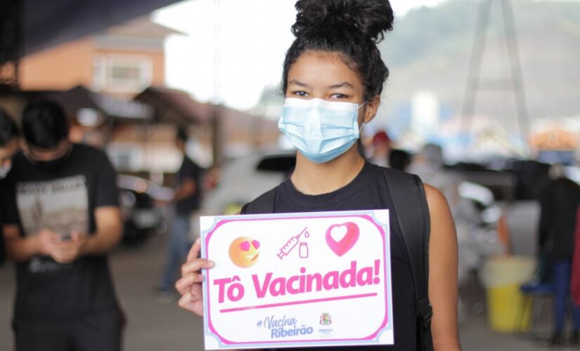 Vacinação de adolescentes em Ribeirão Pires 