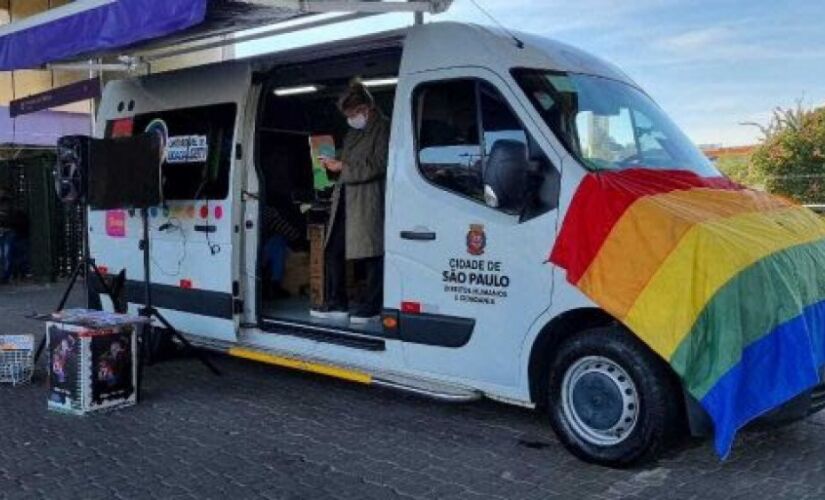 Unidade m&oacute;vel do Centro de Cidadania LGBTI da Prefeitura de S&atilde;o Paulo