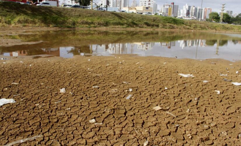 Lagoa seca em Salvador, Bahia
