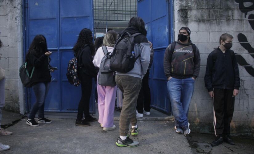 Gestão Doria pagará R$ 1 mil para manter alunos na escola 