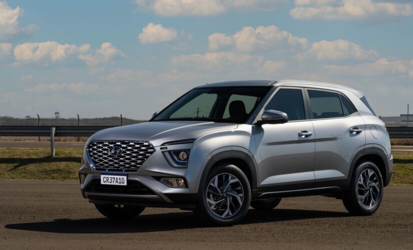 O Creta 2022 já está disponível nas concessionárias em três versões com motor 1.0 turbo e uma com propulsor 2.0. O 1.0 Platinum (foto) sai a R$ 135.490