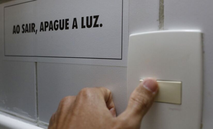Crise h&iacute;drica j&aacute; afeta a ind&uacute;stria e as resid&ecirc;ncias