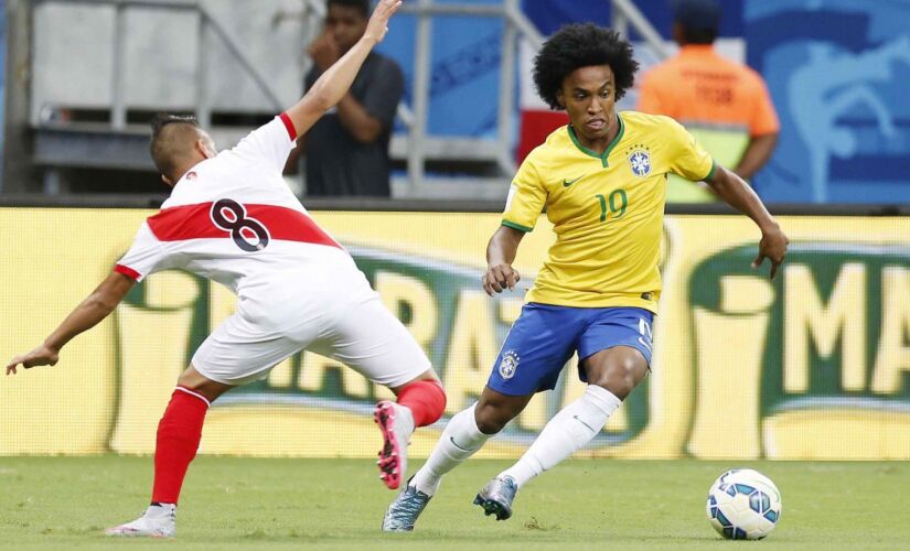 Willian, em partida pela seleção