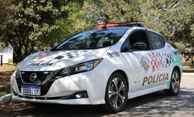 Dois dos carros testados pela PM de SP são do modelo Nissan Leaf  (foto)e, o terceiro, do modelo BYD e5