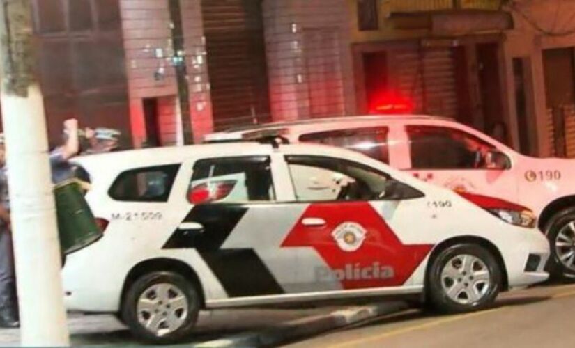 Pol&iacute;cia prende suspeito de matar fam&iacute;lia a facadas 