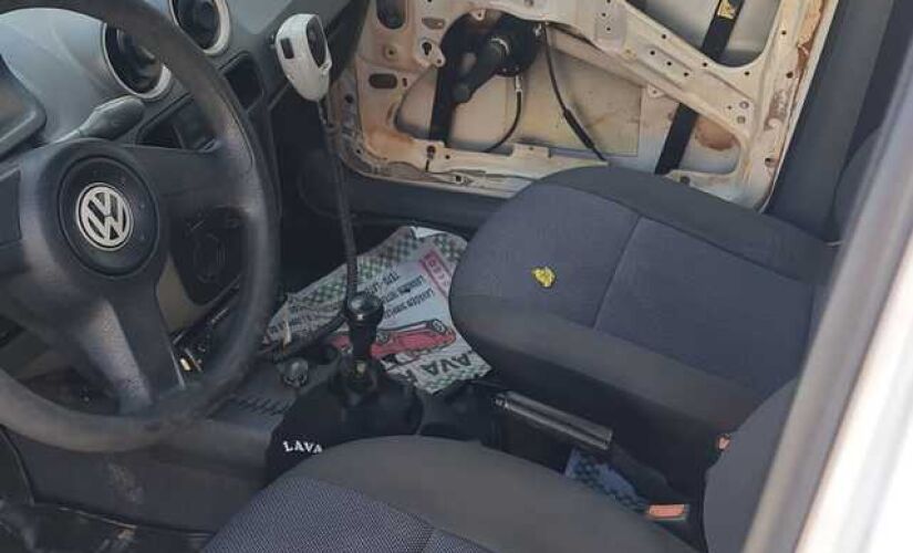 Plant&atilde;o da Pol&iacute;cia Civil de Embu das Artes atende s&oacute; com um carro de 14 anos de uso