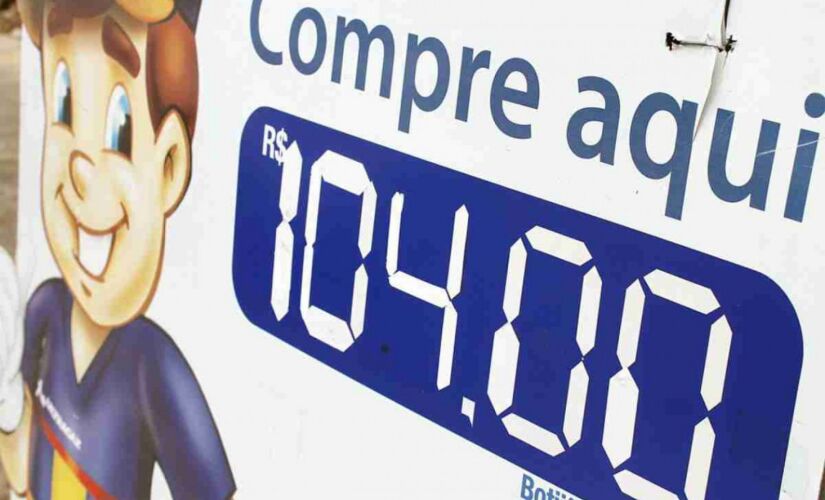 O valor do botijão de gás em Santos acompanha a alta nacional e já custa mais de R$ 100 na cidade