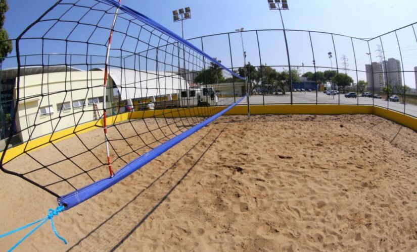 Reforma incentiva prática de esportes no Centro da Juventude em São José dos Campos, no Interior 