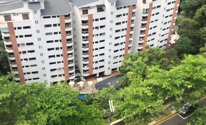 Para quem busca um imóvel na praia, um apartamento duplex na cidade do Guarujá tem lance inicial de R$ 480 mil