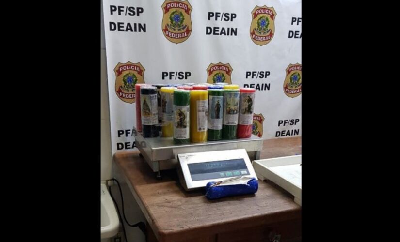 Mulher utilizou velas para armazenar cocaína durante voo