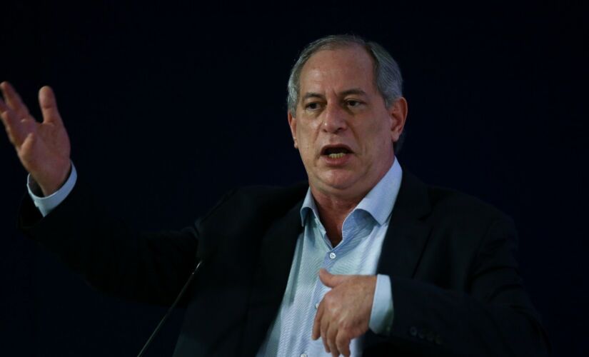 Ciro afirmou ainda que, se fosse "a irrelevância com que quiseram me tratar, eu não estaria tendo o tratamento preferencial dos fascistas de direita e de esquerda no Brasil."