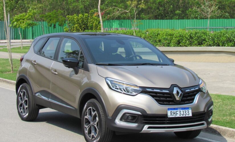 Captur Iconic é oferecido em seis cores e custa a partir de R$ 140,6 mil