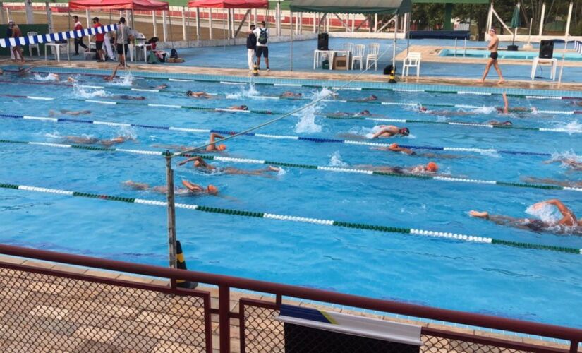 Atleta Cidadão disputa Torneio de Natação com 51 atletas em São José dos Campos 