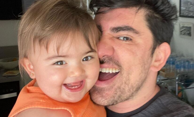 Marcelo Adnet e a filha 