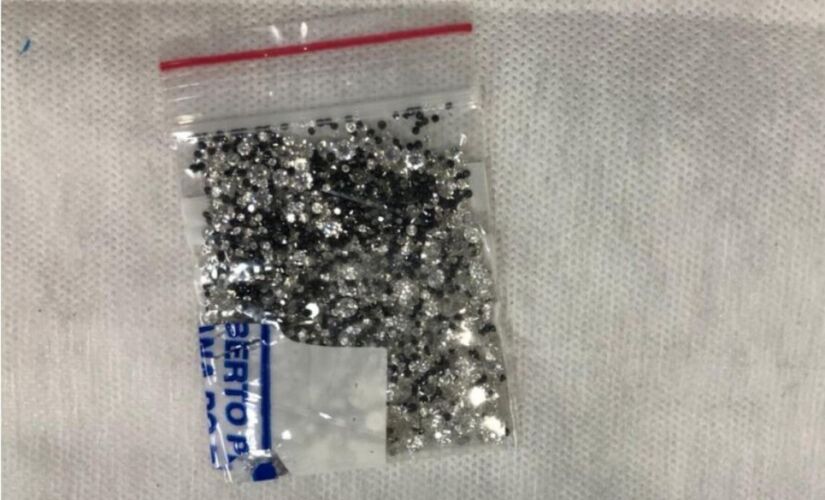 Diamantes encontrados em cinto de idoso no Aeroporto de Guarulhos 