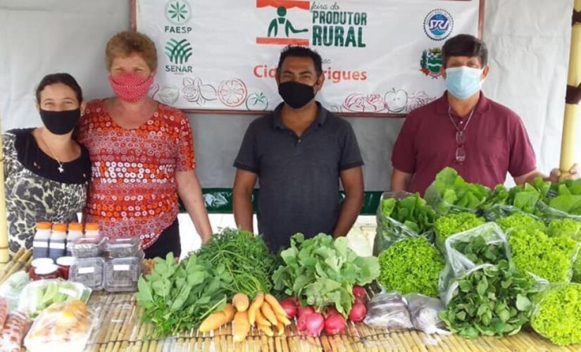 Feira do Produtor Rural acontece todos os domingos em Igaratá 