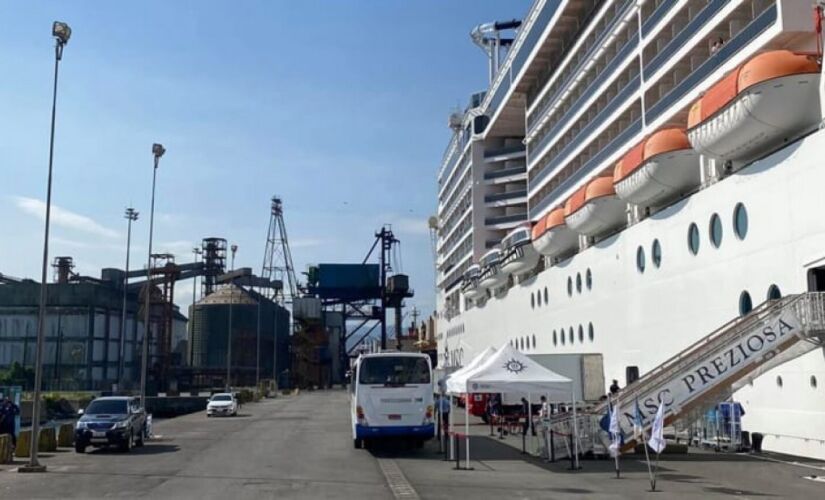 MSC Preziosa no Porto de Santos.