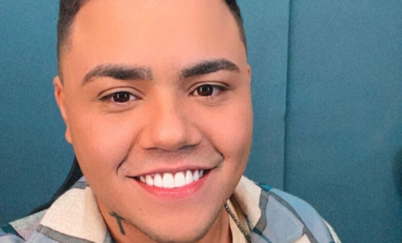 "Louco de amor por você"
Felipe Araujo ao comemorar o aniversário do filho Miguel. 