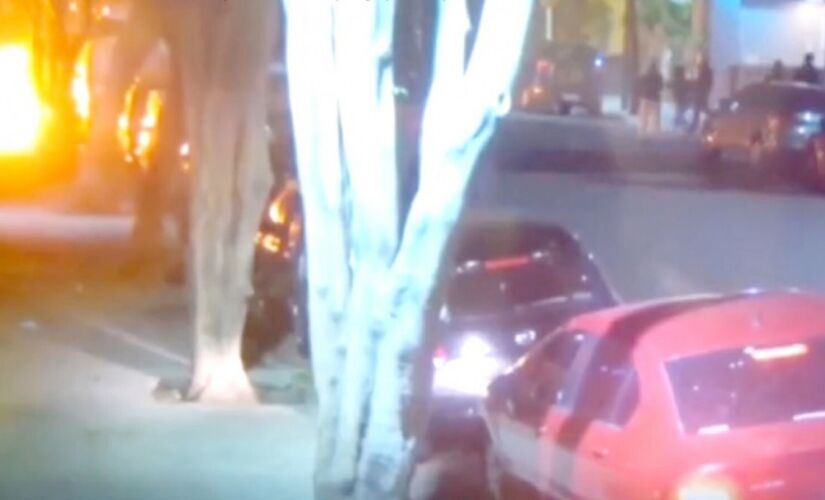 Jornal argentino Clarín é atacado com coquetéis molotov por grupo encapuzado 