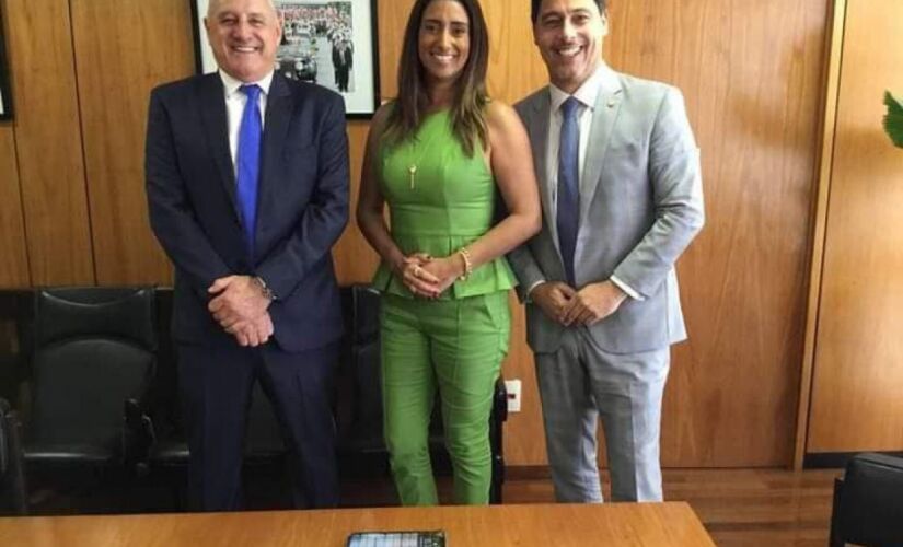 Em Brasília, Prefeito Elzo solicita recursos para infraestrutura  Igaratá 