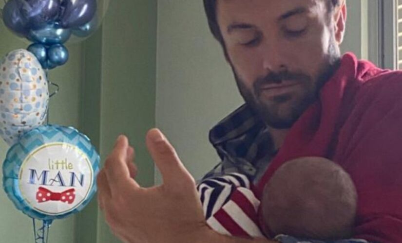 Kayky Brito e seu primeiro filho, Kael 