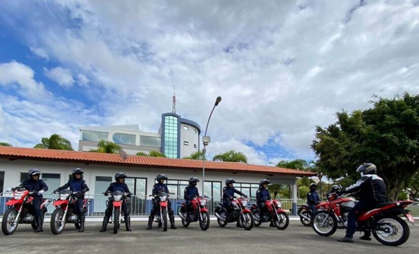 GCMs de Embu das Artes e Itapecerica da Serra passam por treinamento de pilotagem de moto 