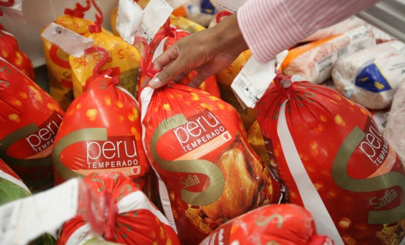 A liderança continua com as tradicionais aves assadas (14,3% das preferências dos consumidores) seguidas pelo pernil (12,9%) 